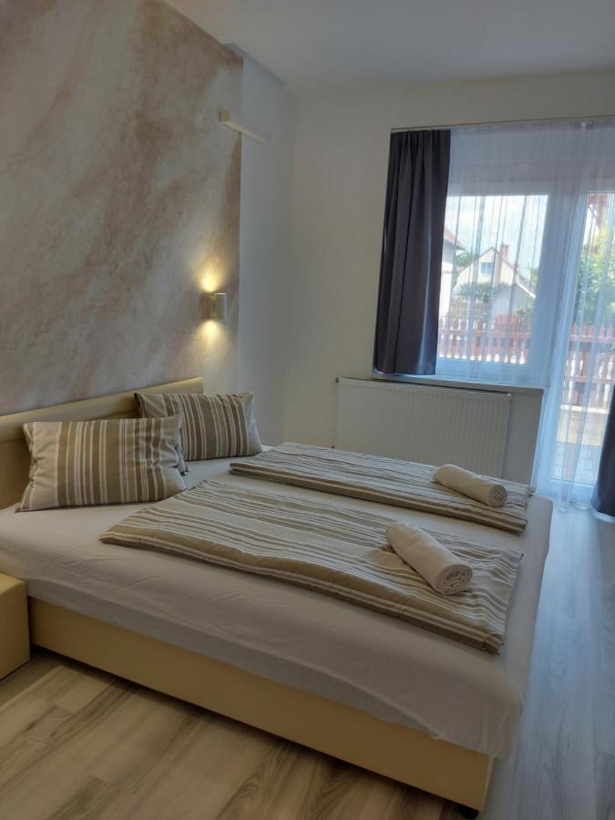 Central Lux Apartments Hajdúszoboszló Buitenkant foto